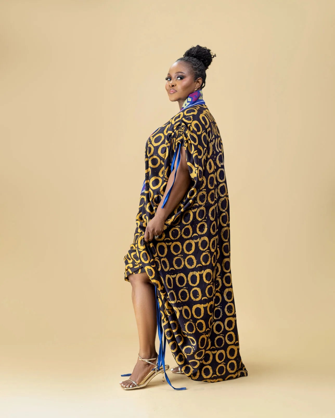 Lola Adire Bubu