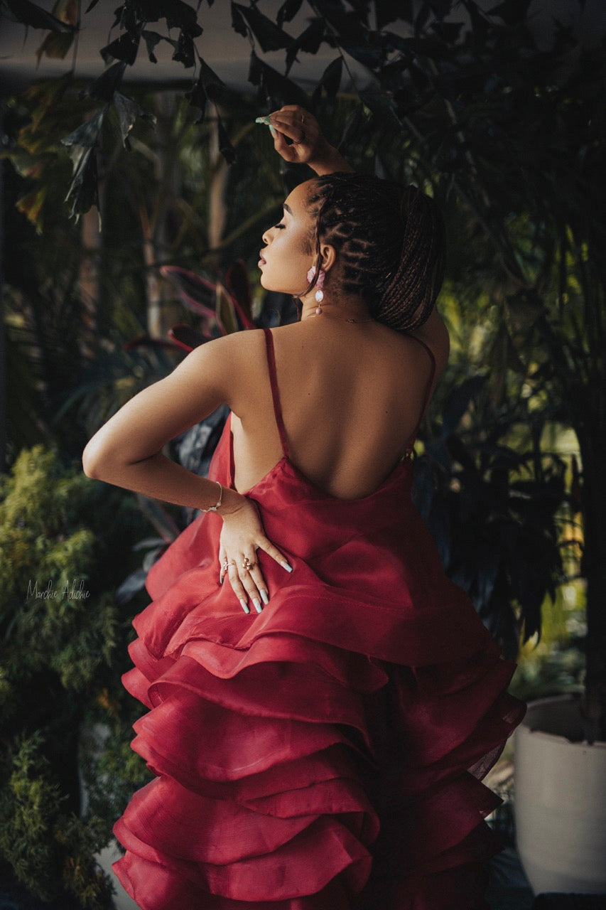 Vestido de pétalos ondulados