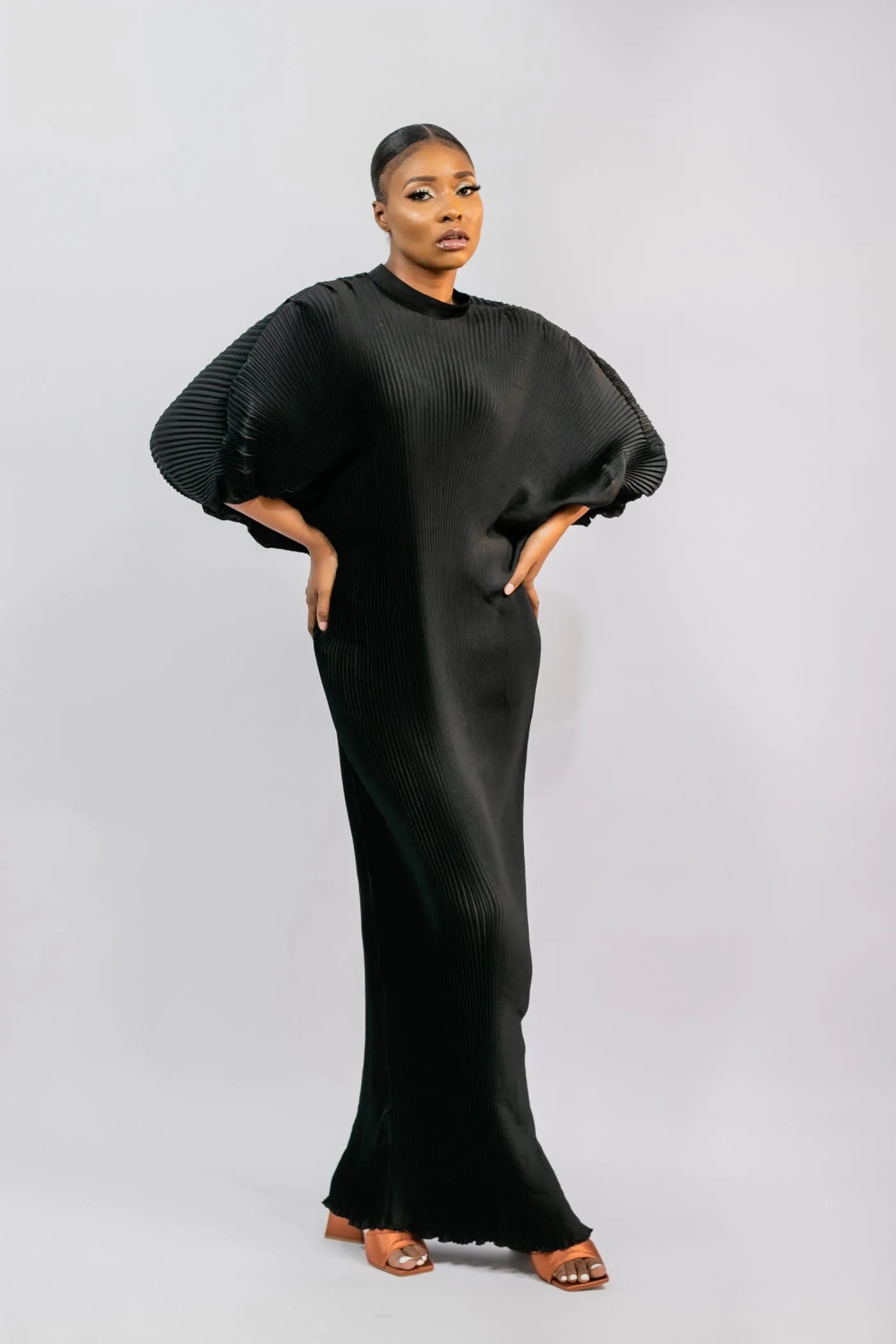 Pleated Maxi (Black)