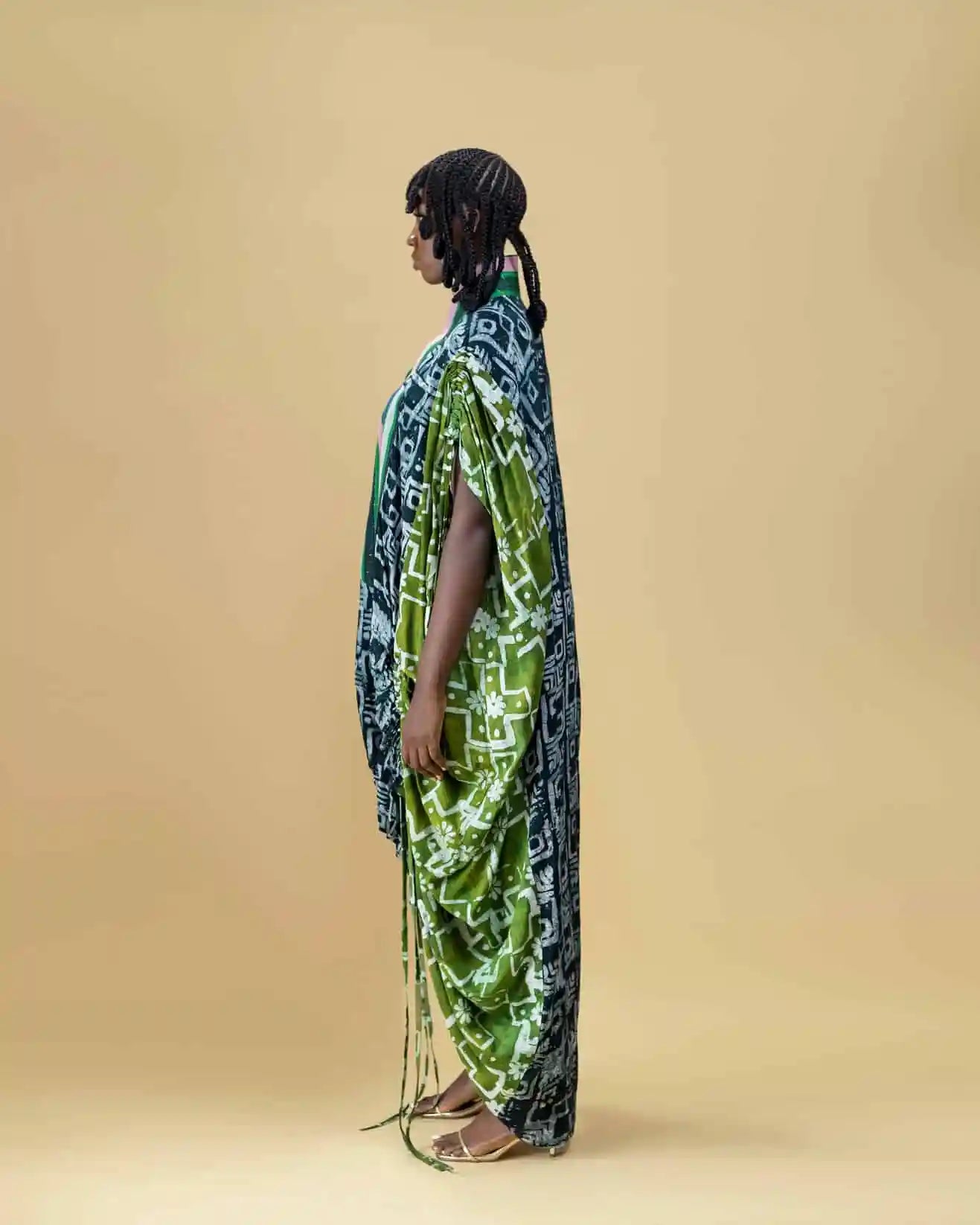 Lola Adire Bubu